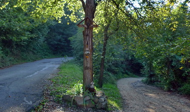 Bivio con crocifisso bivio